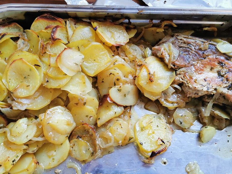 Gabis Nacken-Kartoffel-Zwiebel-Auflauf von Karl-Fried| Chefkoch