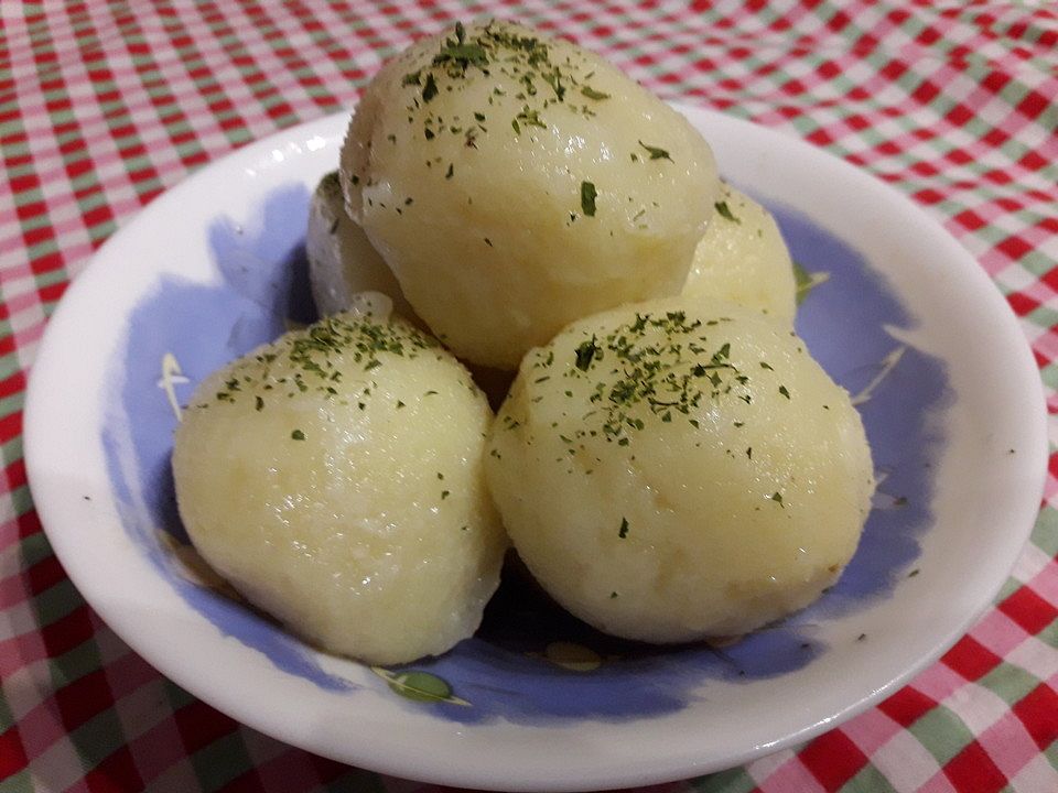 Kartoffelklöße aus rohen und gekochten Kartoffeln von kroete116| Chefkoch
