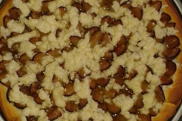 Marzipan-Pflaumenkuchen mit Streuseln