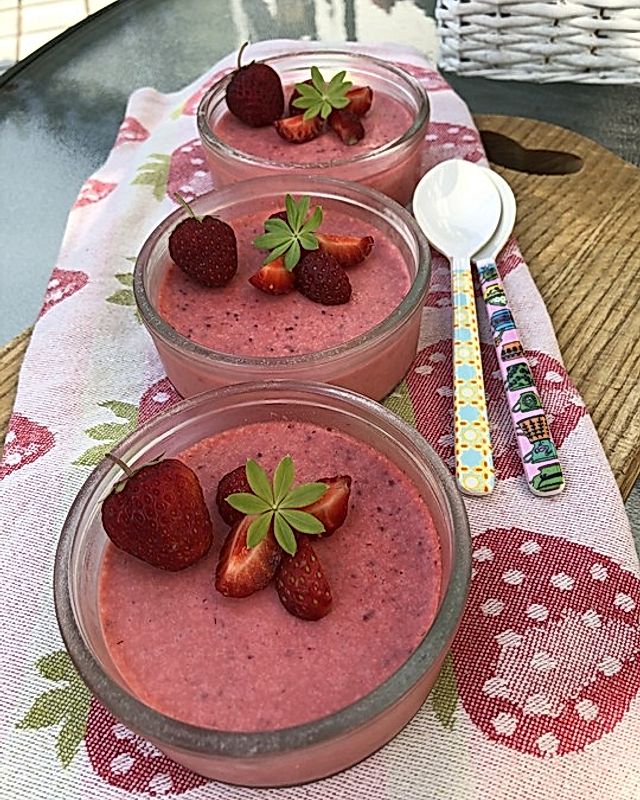 Erdbeer-Sahne-Dessert