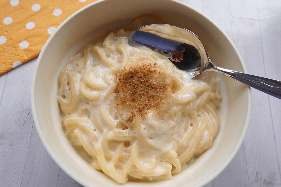 Milchsuppe mit Nudeln