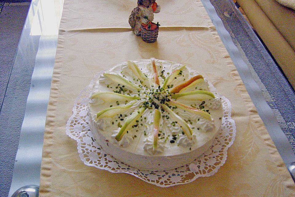 Quark-Birnen Torte mit  Zwieback-Nussboden