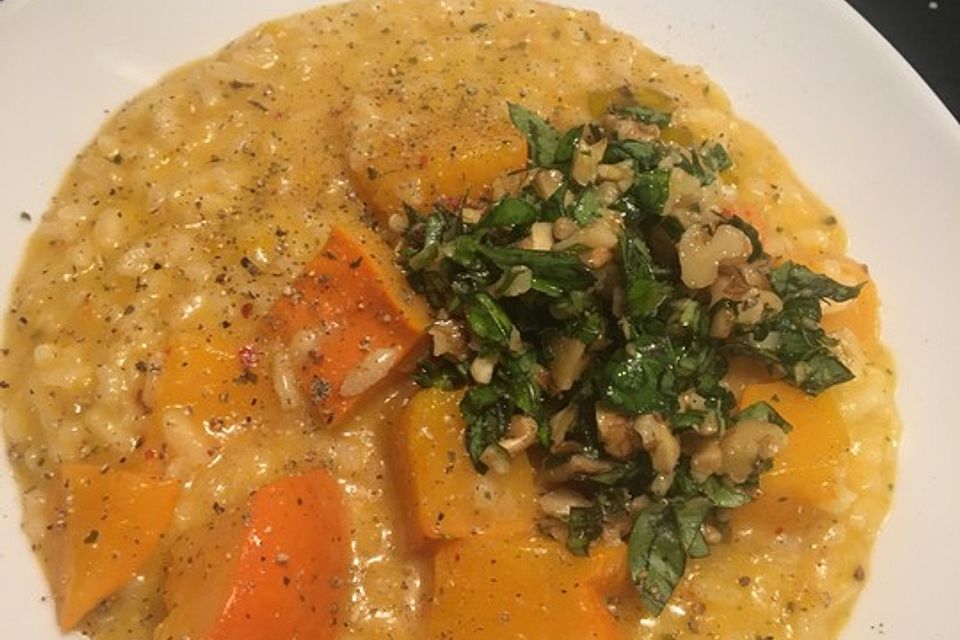 Kürbisrisotto mit Walnüssen Kürbisrisotto mit Walnüssen