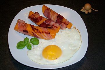 Süßkartoffeln mit Bacon und Eiern