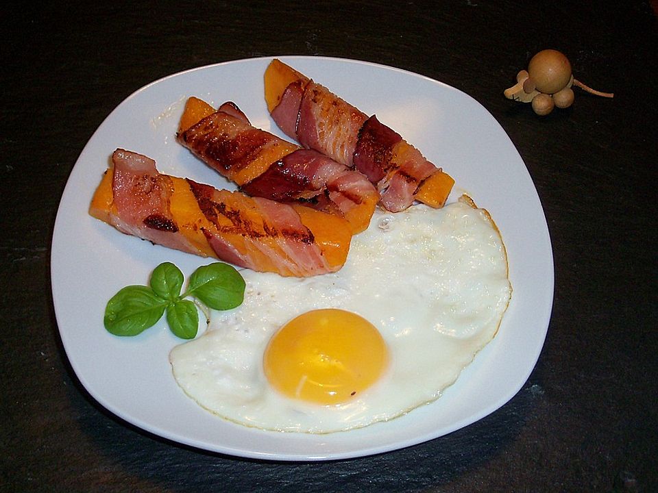 Friseesalat Mit Pochierten Eiern Und Bacon — Rezepte Suchen