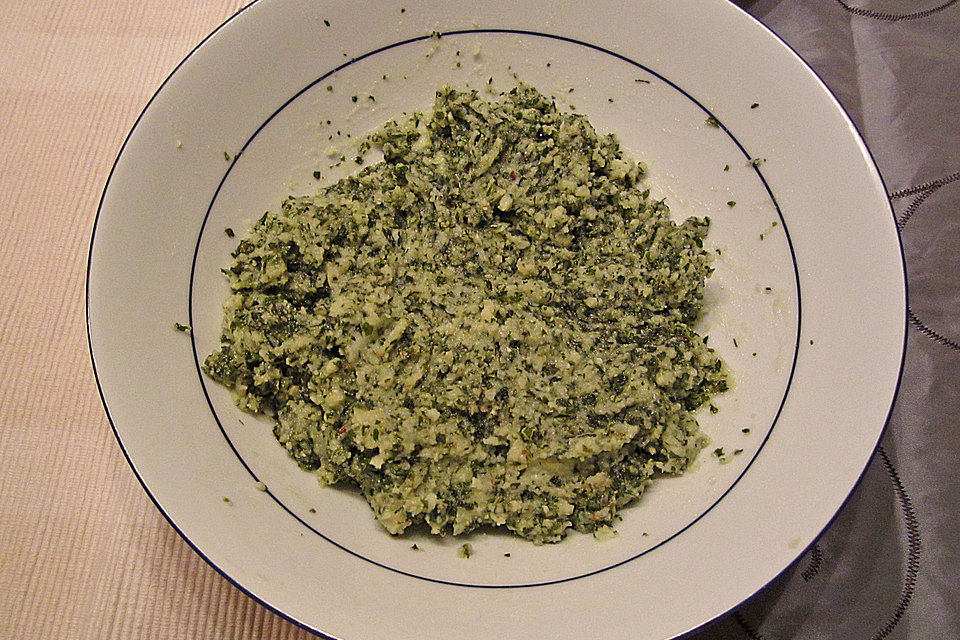 Kartoffelpüree mit Bärlauch-Mandel-Pesto