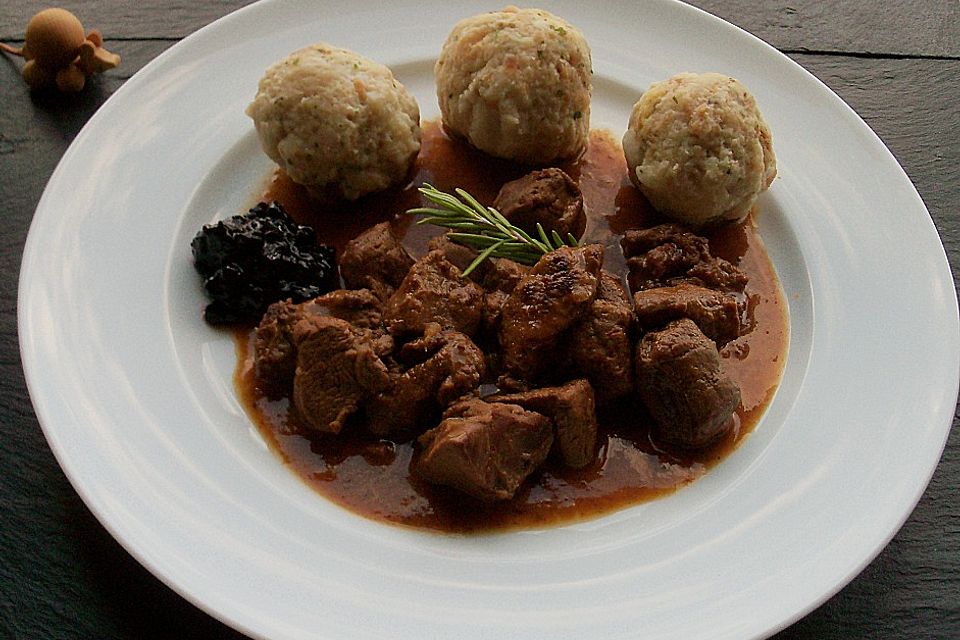 Rehgulasch einmal anders Rehgulasch einmal anders