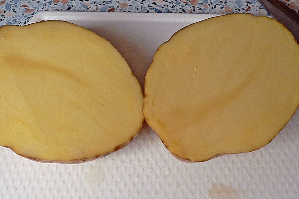 Backofenkartoffeln mit Käsefüllung