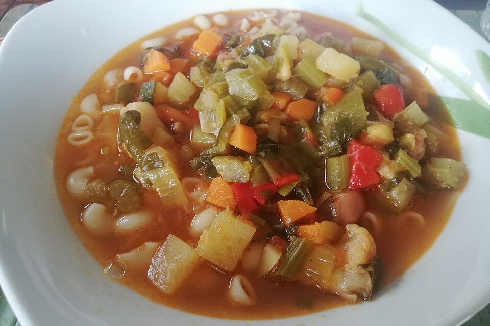 Kräftige Minestrone