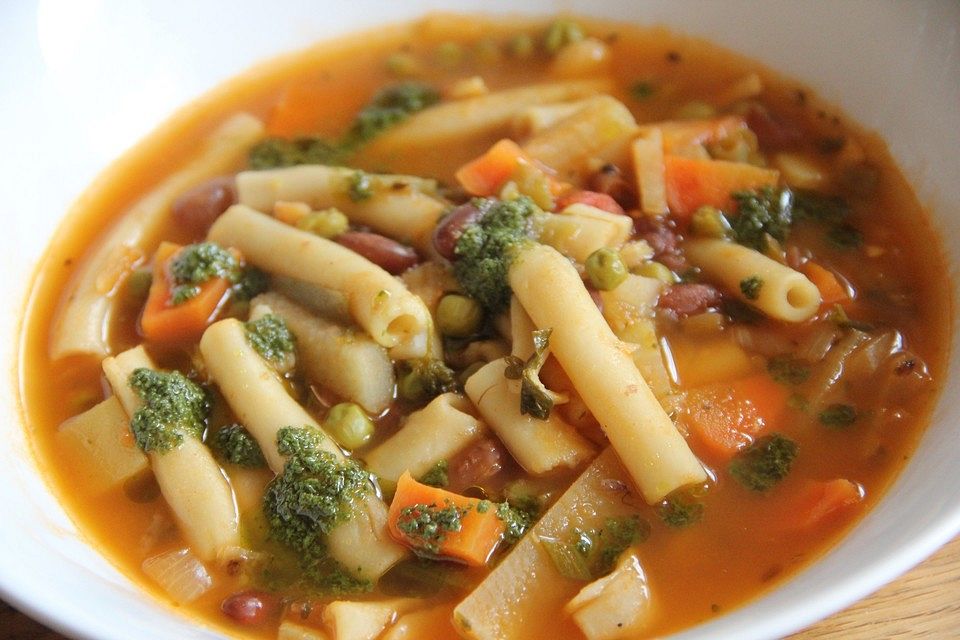 Kräftige Minestrone