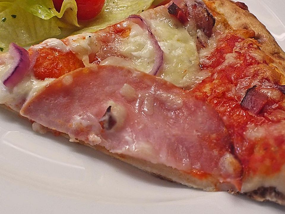 Pizza mit Pesto, Tomaten und Schinken von kaya1307| Chefkoch