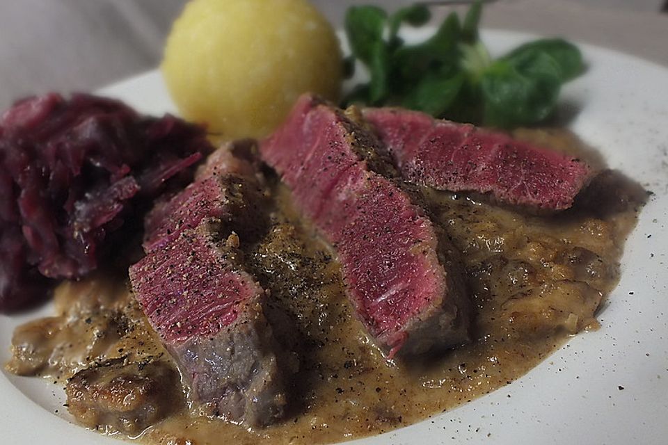 Kalbsfilet mit weihnachtlicher Champignon-Sahnesauce