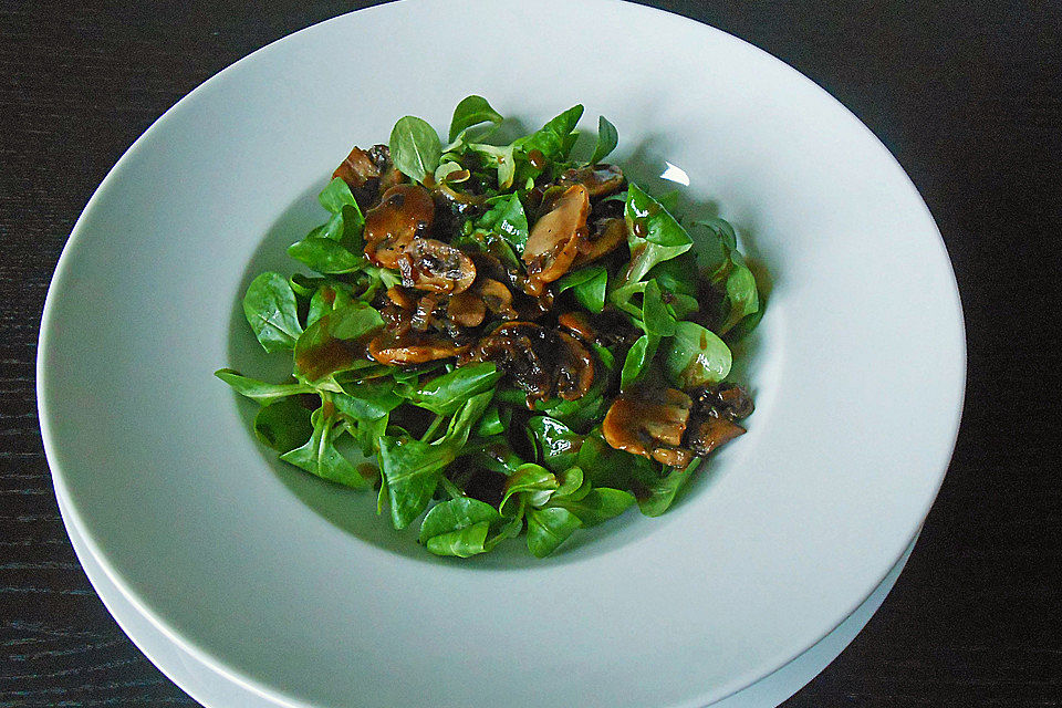 Feldsalat an Champignons