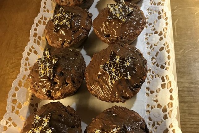 Weihnachtsmuffins mit Kirschen und Schokolade von Immini| Chefkoch