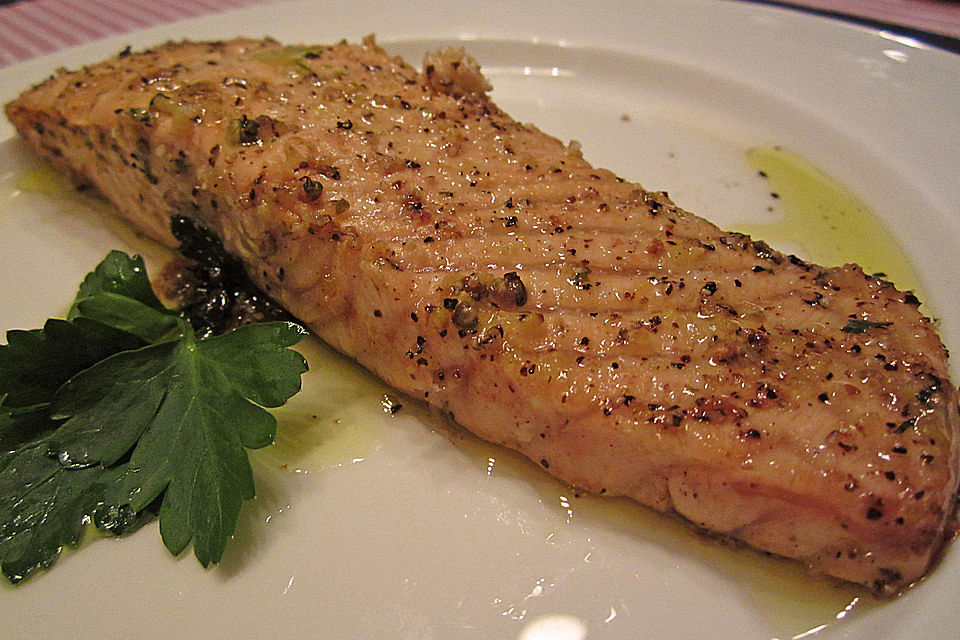 Lachs mit besonderer Kräutermarinade