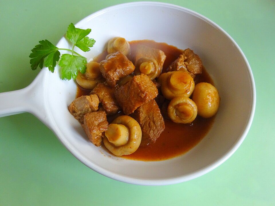 Schweinegulasch mit Champignons von Pretty88 | Chefkoch