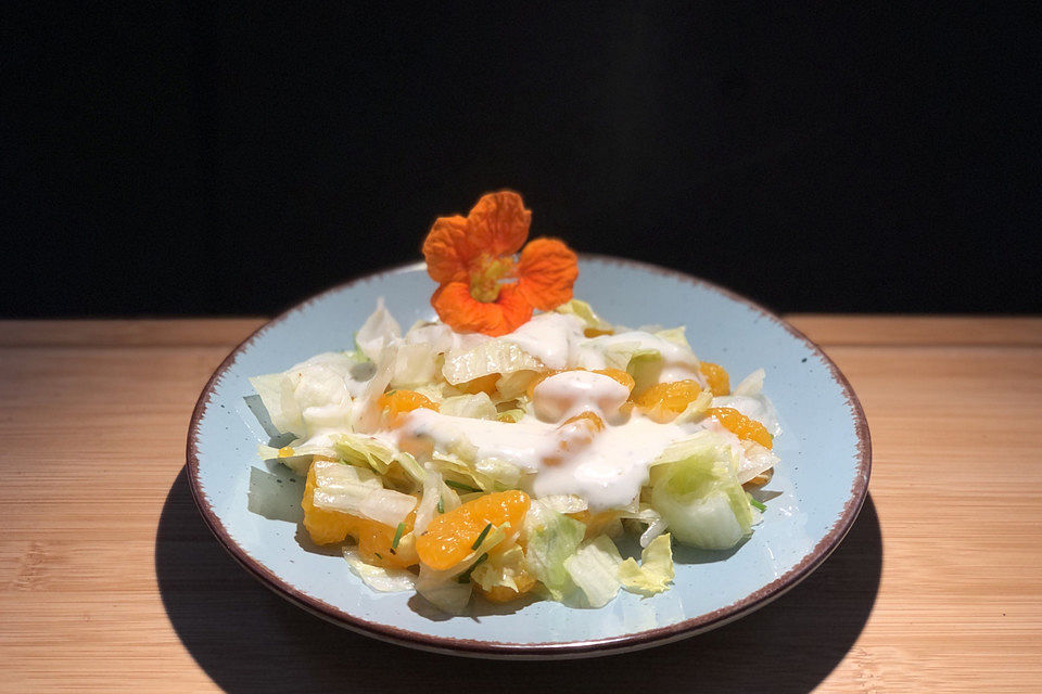 Salat mit Joghurt und Mandarinen