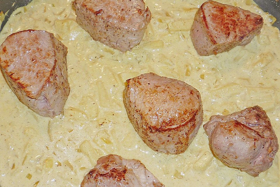 Schweinemedaillons in Curry - Sahne