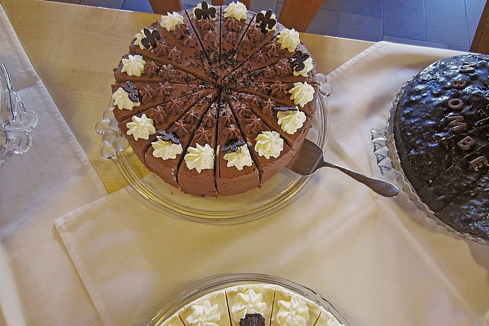 Schoko-Sahnetorte