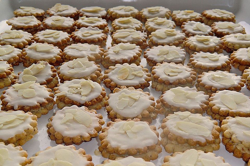 Mandel-Zitronen-Plätzchen mit Amarettocreme