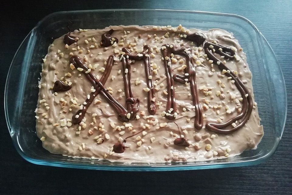 Amaretto-Nuss-Nougat-Becher Amaretto-Nuss-Nougat-Becher