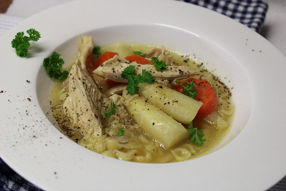 Hühner-Gemüse-Suppe