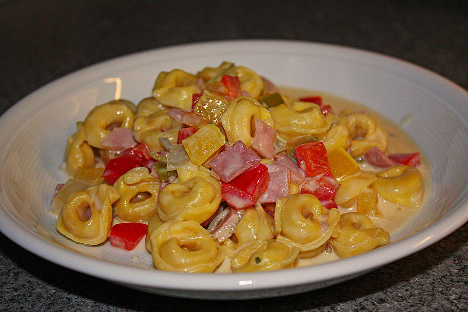 Tortellini-Schinken-Pfanne mit Paprika