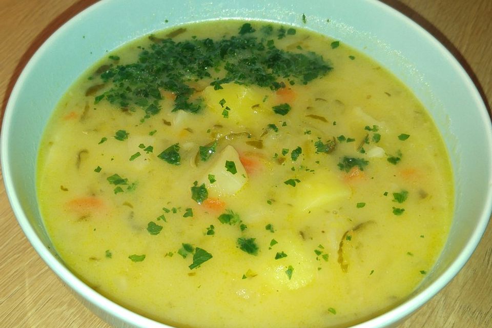 Polnische saure Gurkensuppe