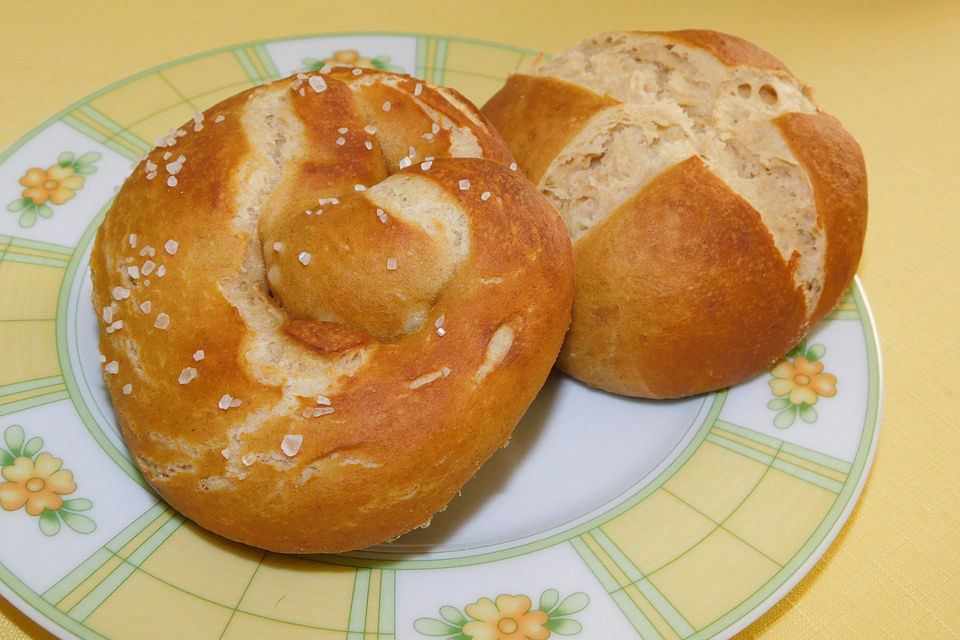 Dinkel-Laugenhörnchen mit oder ohne Käse