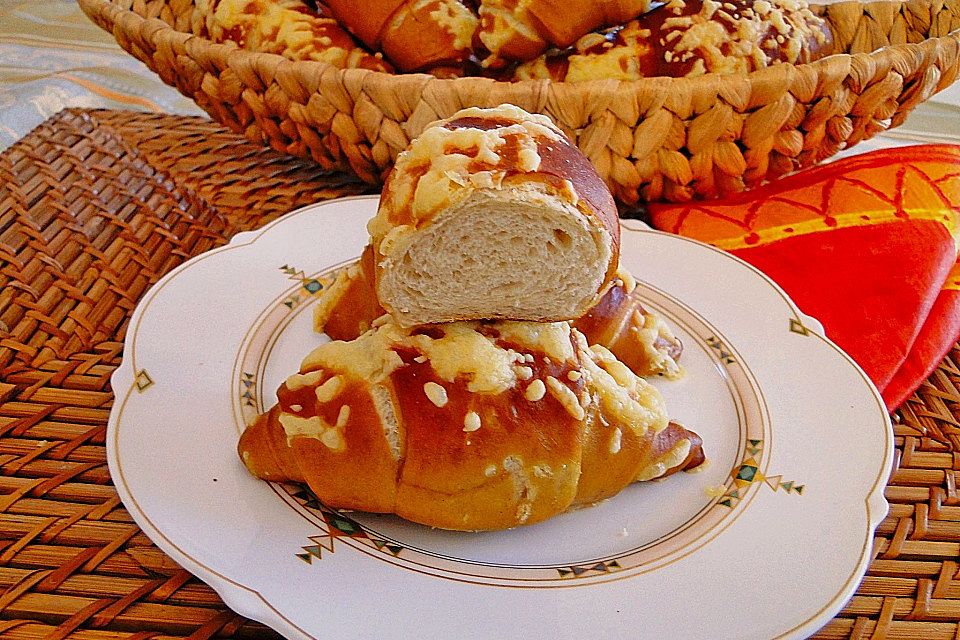 Dinkel-Laugenhörnchen mit oder ohne Käse