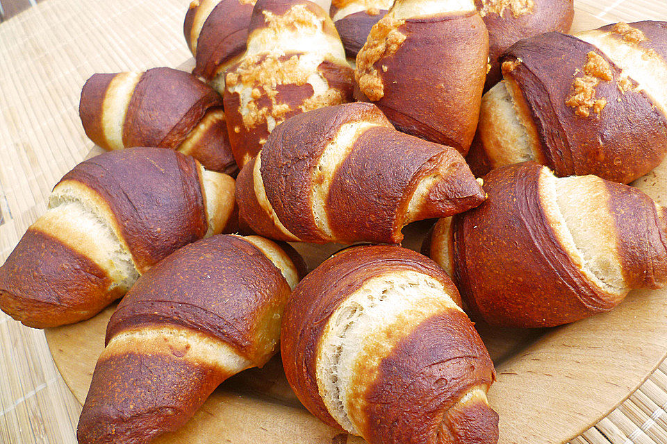 Dinkel-Laugenhörnchen mit oder ohne Käse