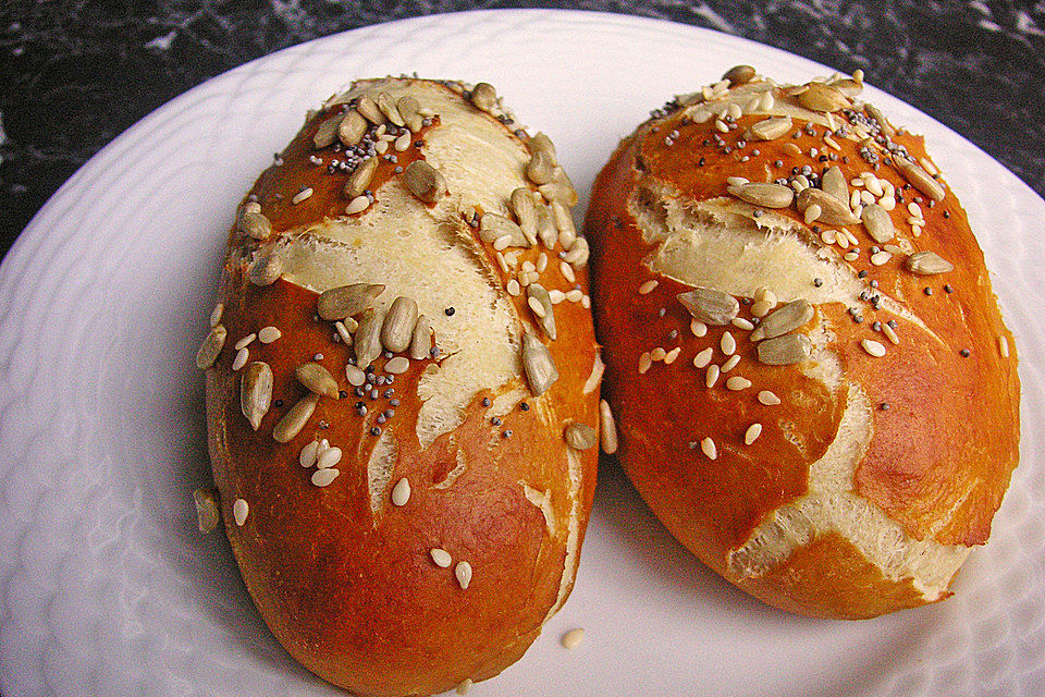 Dinkel-Laugenhörnchen mit oder ohne Käse