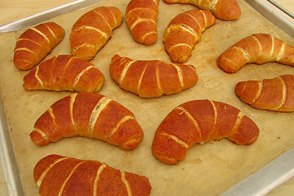 Dinkel-Laugenhörnchen mit oder ohne Käse