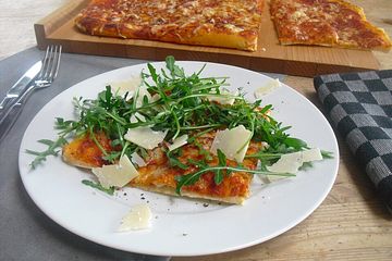 Pizza "Rucola" mit Parmesan
