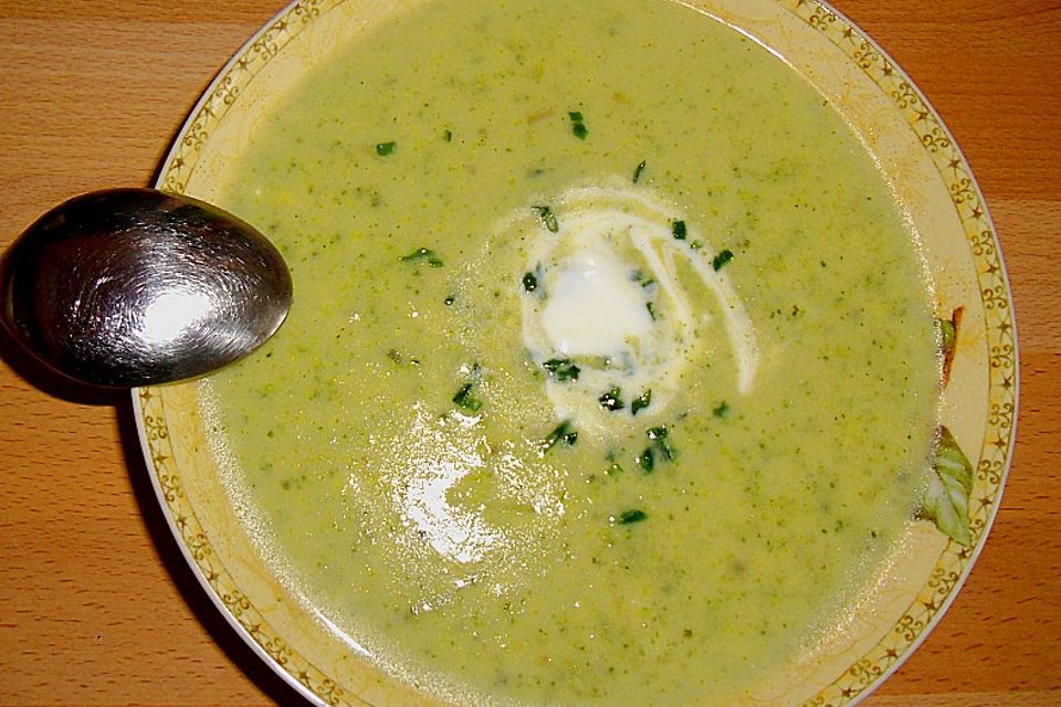 Cremige Kartoffel-Brokkoli-Suppe