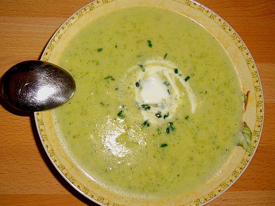 Cremige Kartoffel-Brokkoli-Suppe von FuerstinFirstout| Chefkoch