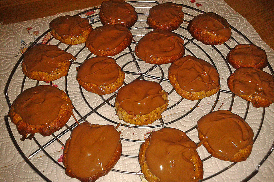Nussplätzchen Nussplätzchen