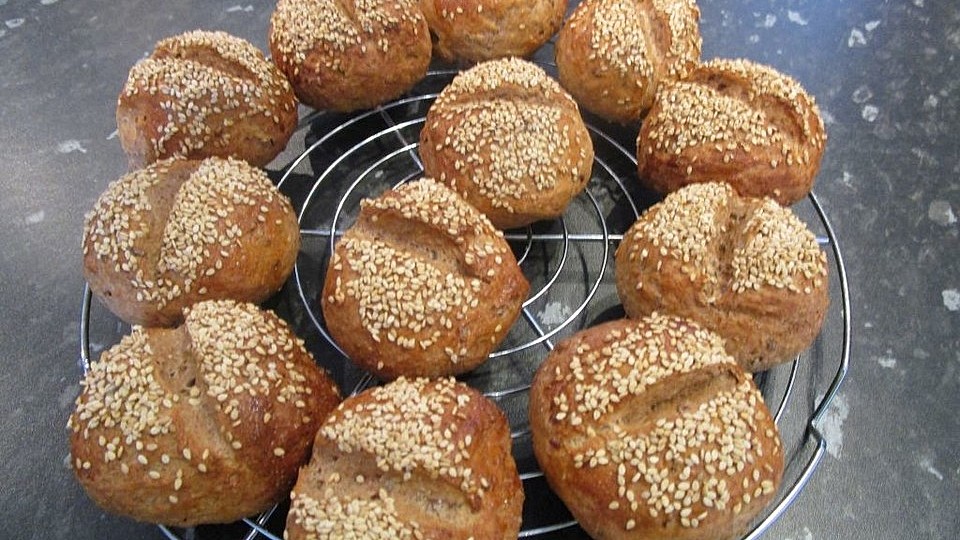 Knusprige Luftige Lockere Brotchen Von Maxi1963 Chefkoch