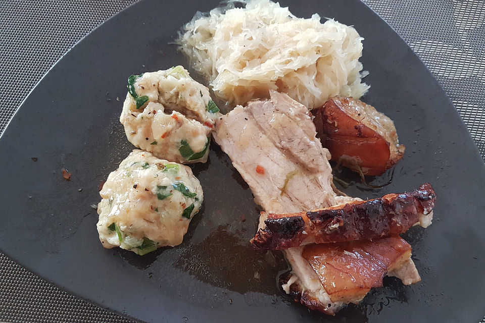 Bayrisches Krusten-Wammerl mit Sauerkraut  à la Maggler