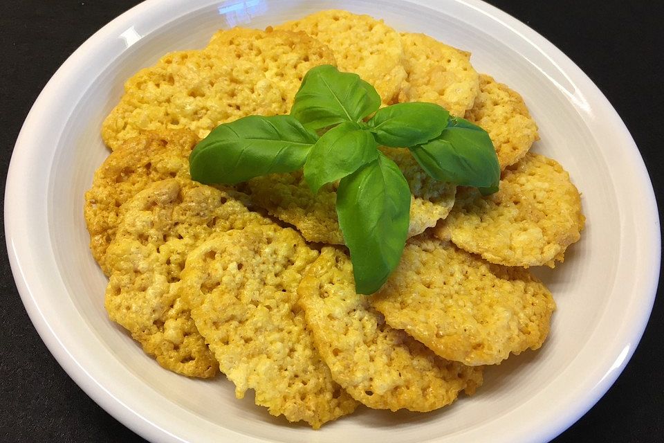 Low Carb Parmesan-Gouda-Chips