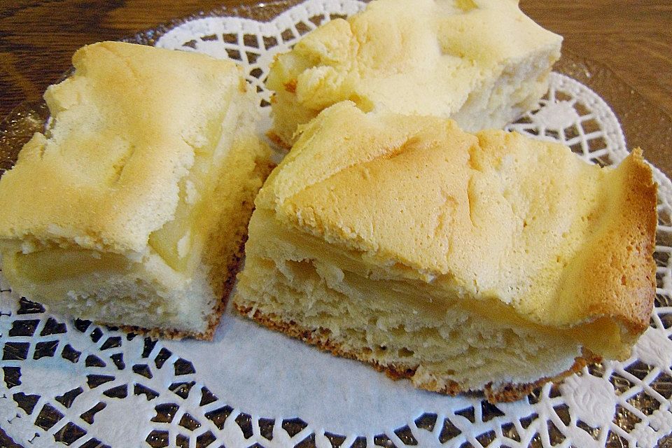 Apfelkuchen aus Germteig