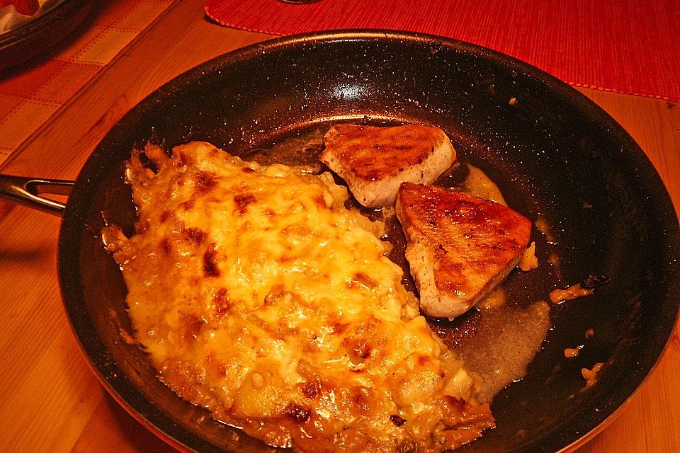 Möhren-Gratin mit Fenchel und Putenbrust