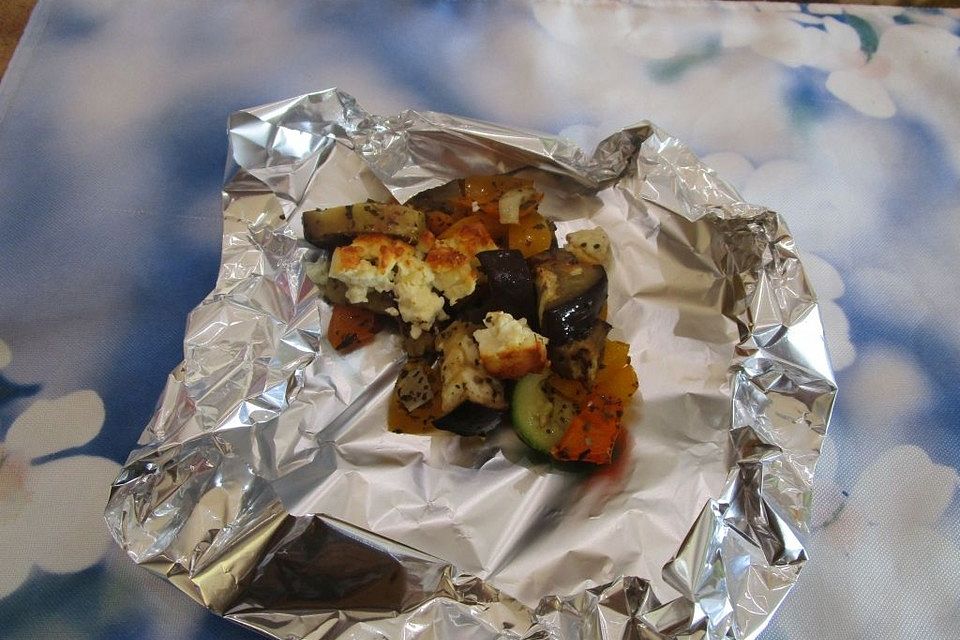 Feta-Gemüse-Päckchen aus dem Backofen