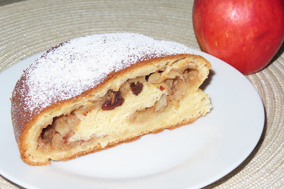 Wiener Erdäpfel-Strudel