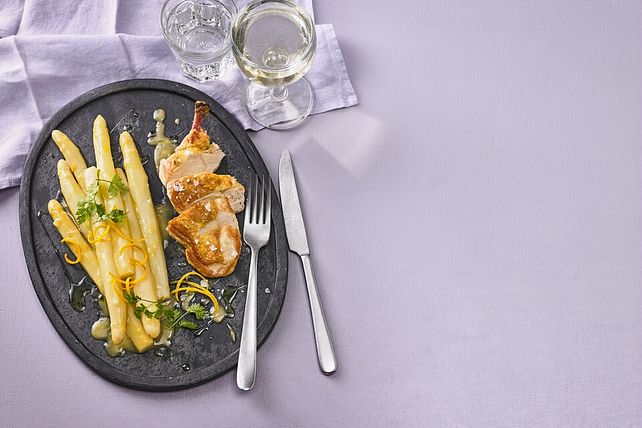 Gedämpfter Spargel mit Orangen-Vanille-Sud von Monika | Chefkoch