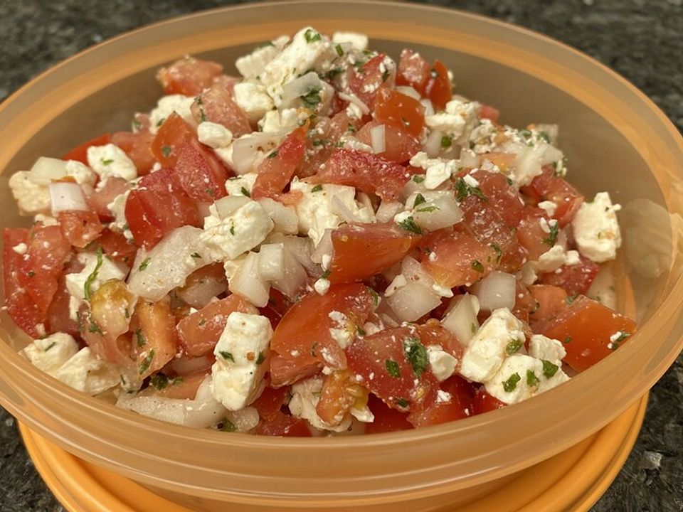 Tomatensalat mit Feta oder Mozzarella von blondesDornröschen | Chefkoch