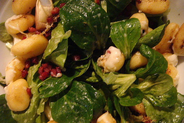 Feldsalat mit Speck und Kartoffeln von silkestellwag | Chefkoch