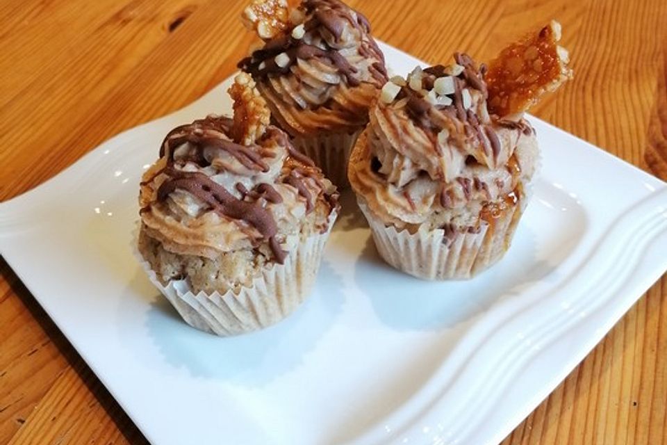 Triple Peanut Toffee Crisp Cupcakes