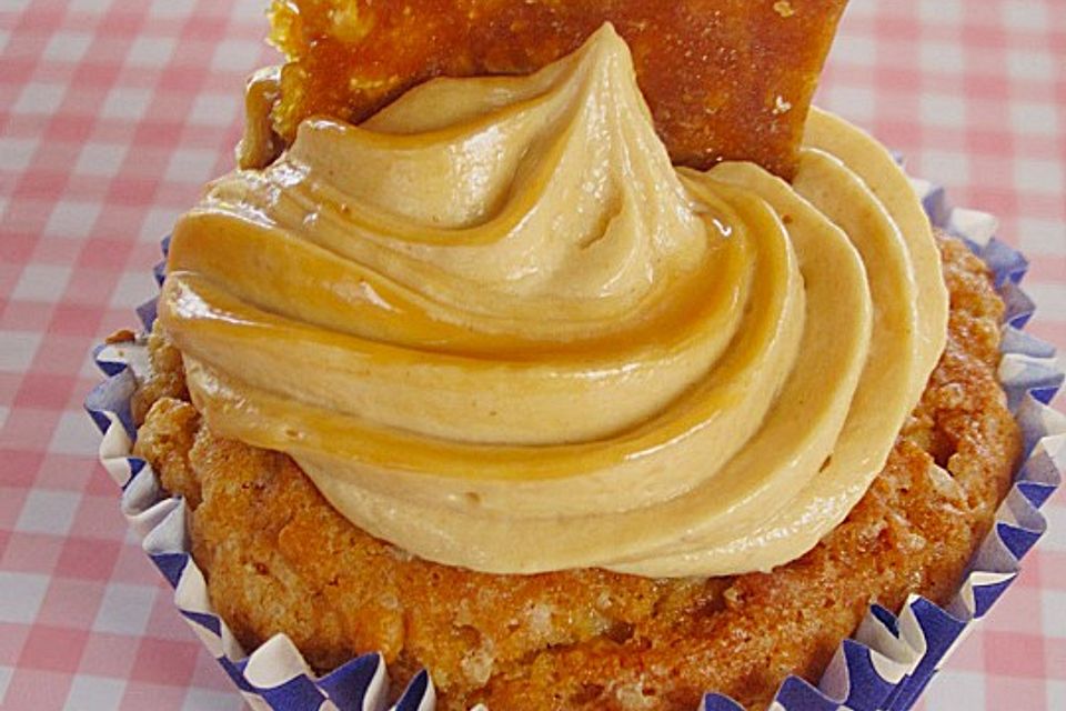 Triple Peanut Toffee Crisp Cupcakes