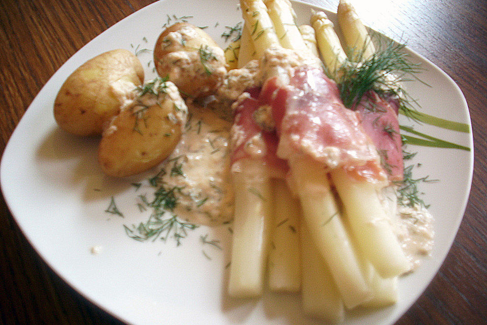 Spargel mit Serranoschinken und Lachs-Meerrettich Sauce